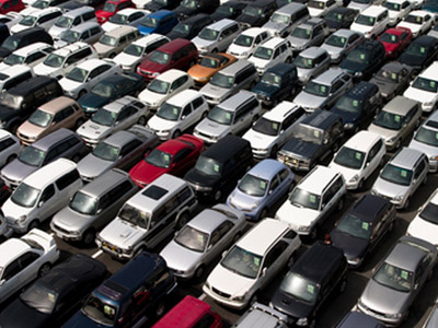 Ακόμα πιο κάτω η αγορά του αυτοκινήτου